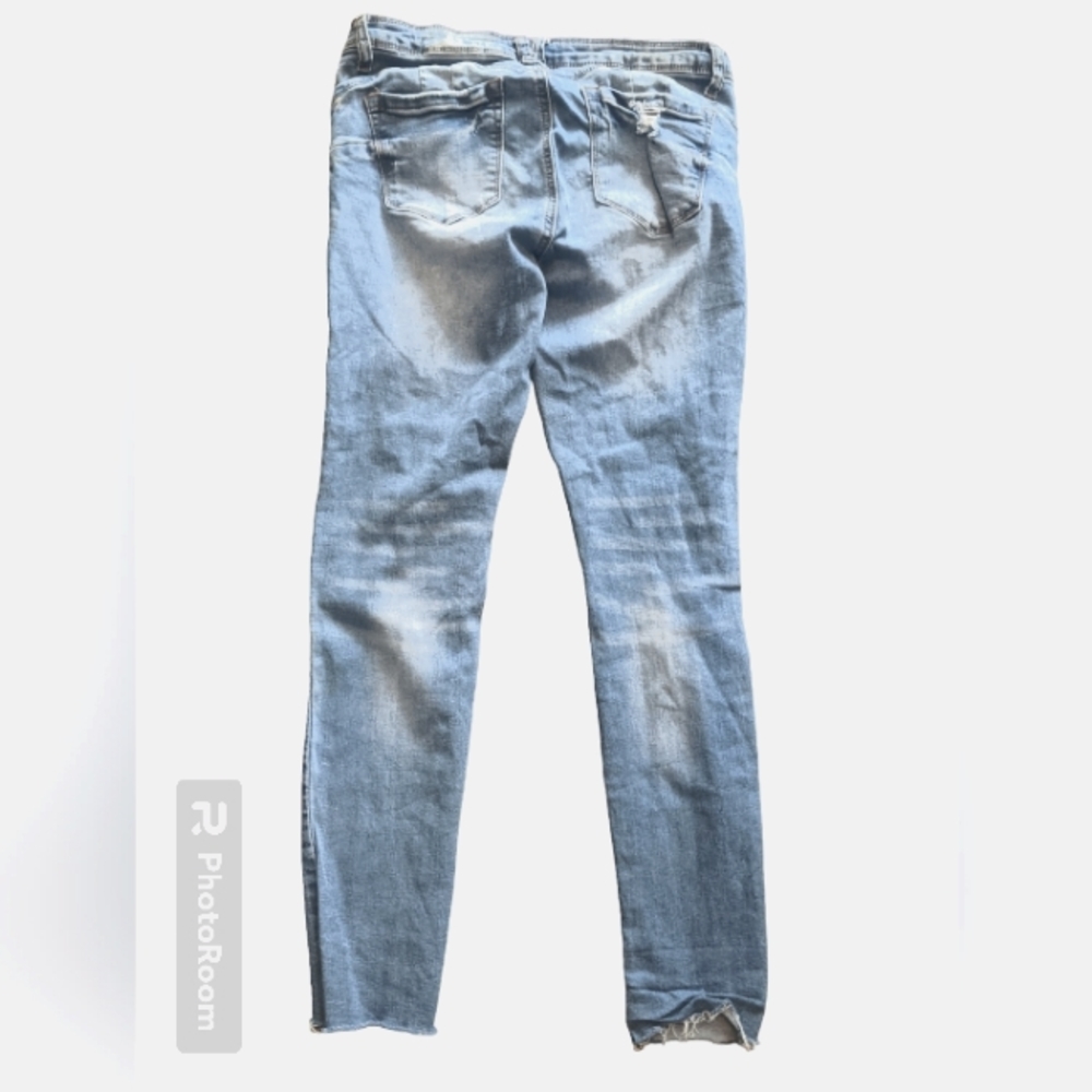 NWOT Refuge jeans (9) - Picture 2 of 3